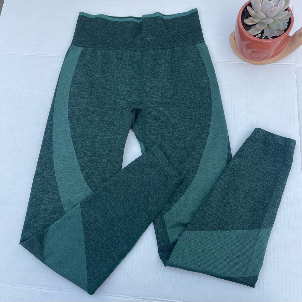 Victoria's Secret Pink EUC Seamless Leggings in Dark Ivy Marl size S